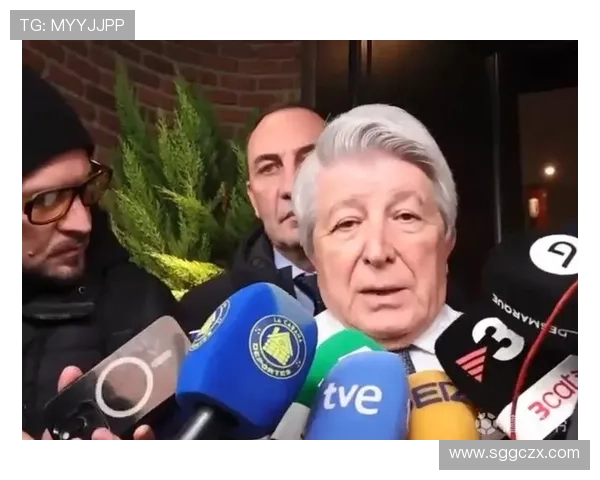 塞雷佐调侃大都会草坪 阿尔瓦雷斯成焦点